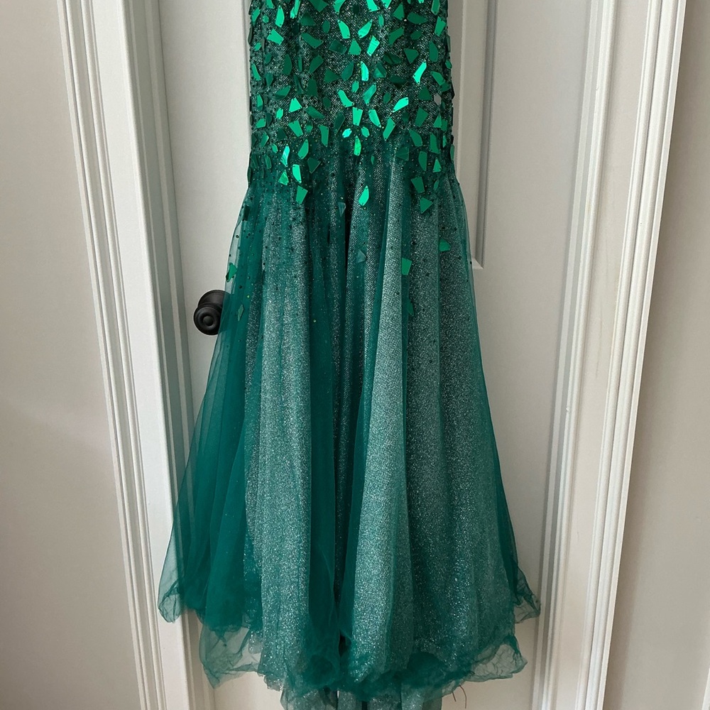 Green and Silver Sequin Cocktail Dress with Plunge Neckline - Picture 7 of 7